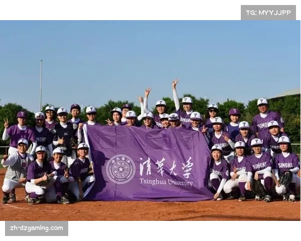 新都兴城垒球场馆体育展示 专业团队掌控全场“心跳”